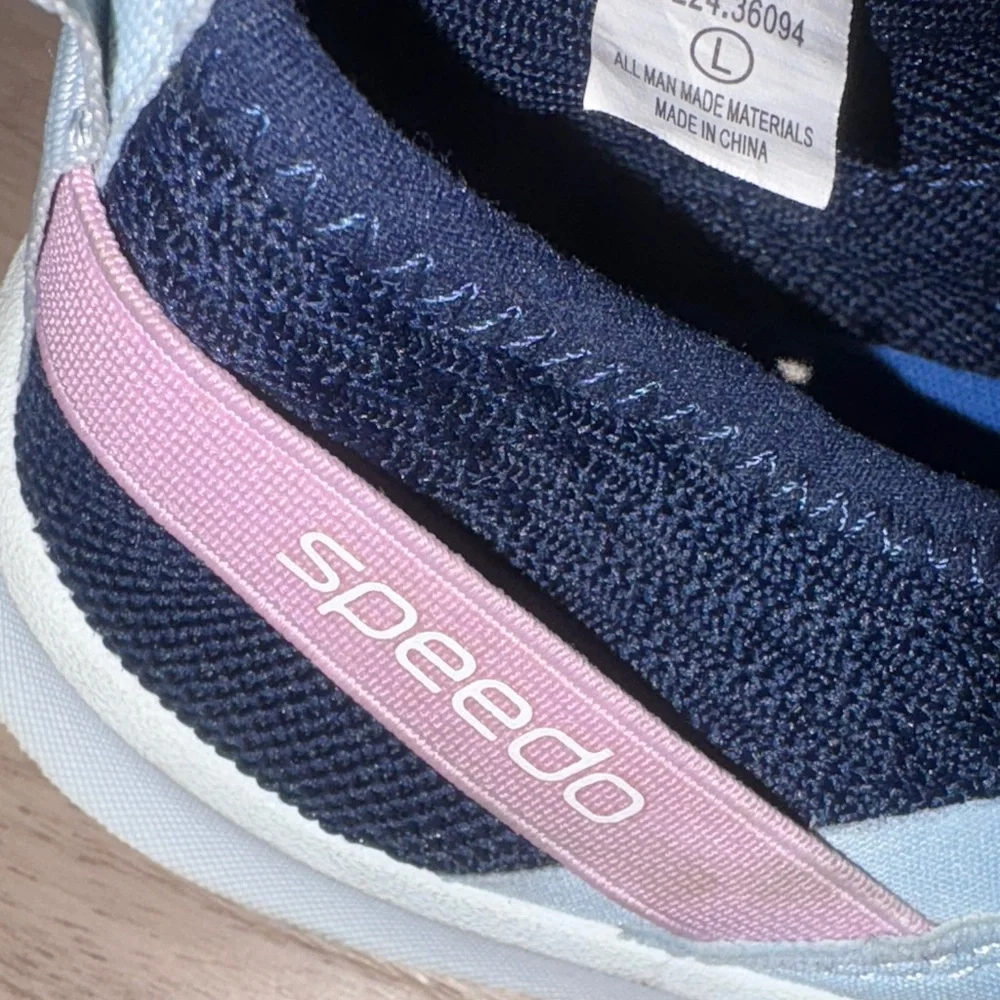 Speedo Kids Sneakers water shoes - Navy and Pink size 4/5